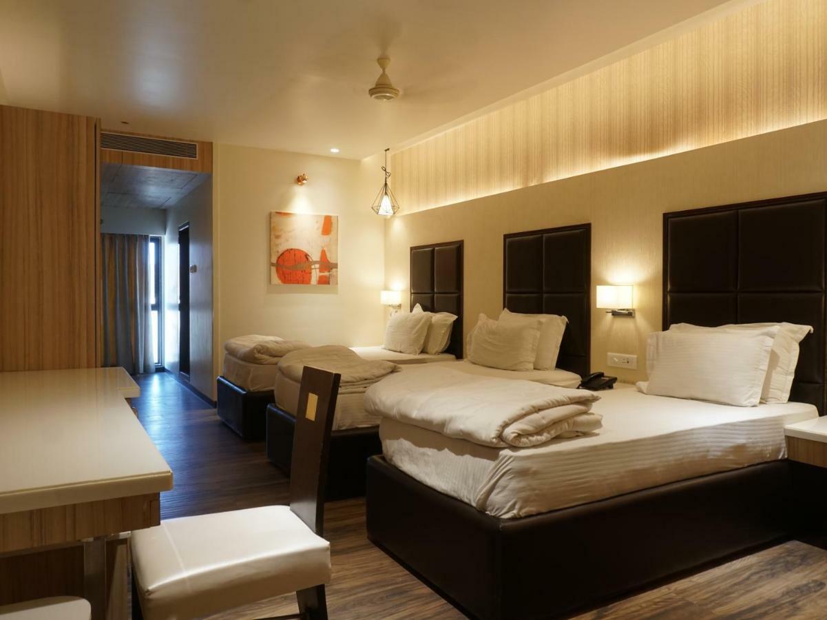 Palette Four Seasons Recreation Resort Jalgaon Exterior foto