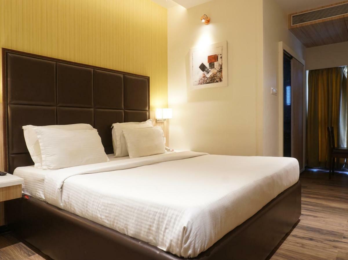 Palette Four Seasons Recreation Resort Jalgaon Exterior foto