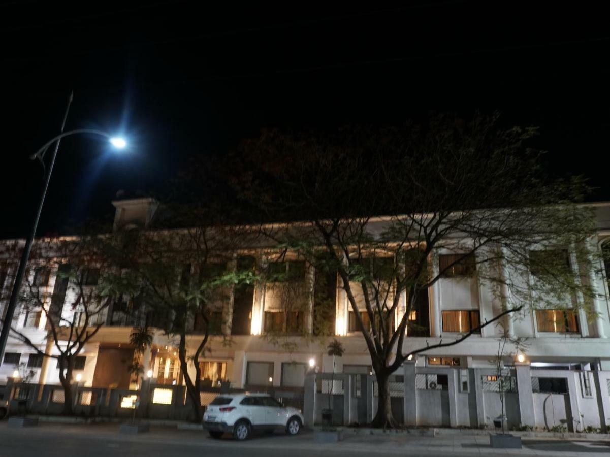 Palette Four Seasons Recreation Resort Jalgaon Exterior foto