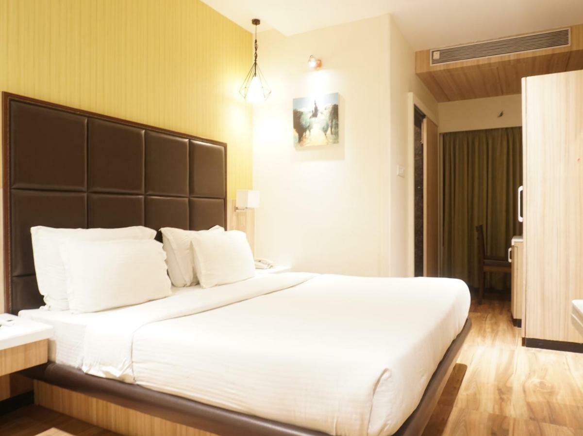 Palette Four Seasons Recreation Resort Jalgaon Exterior foto
