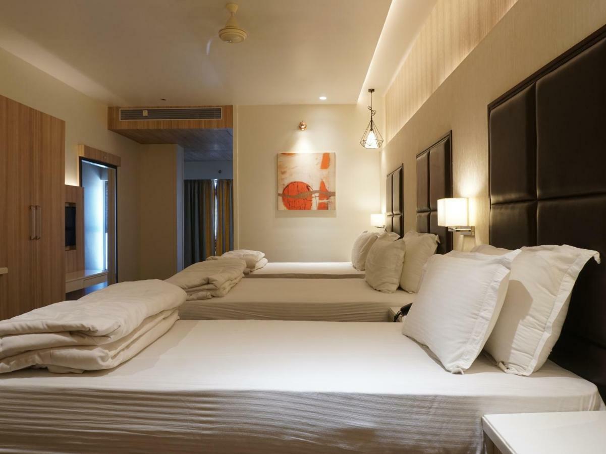 Palette Four Seasons Recreation Resort Jalgaon Exterior foto