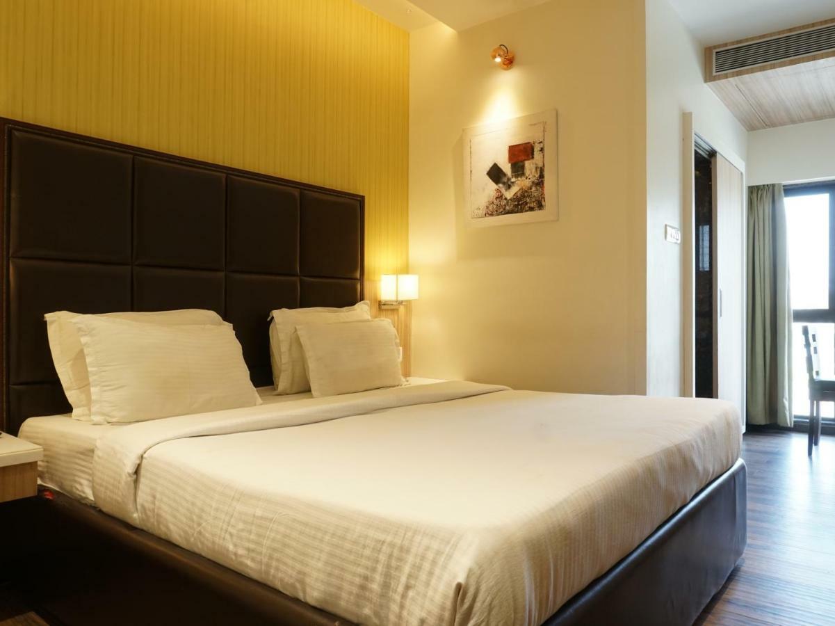 Palette Four Seasons Recreation Resort Jalgaon Exterior foto