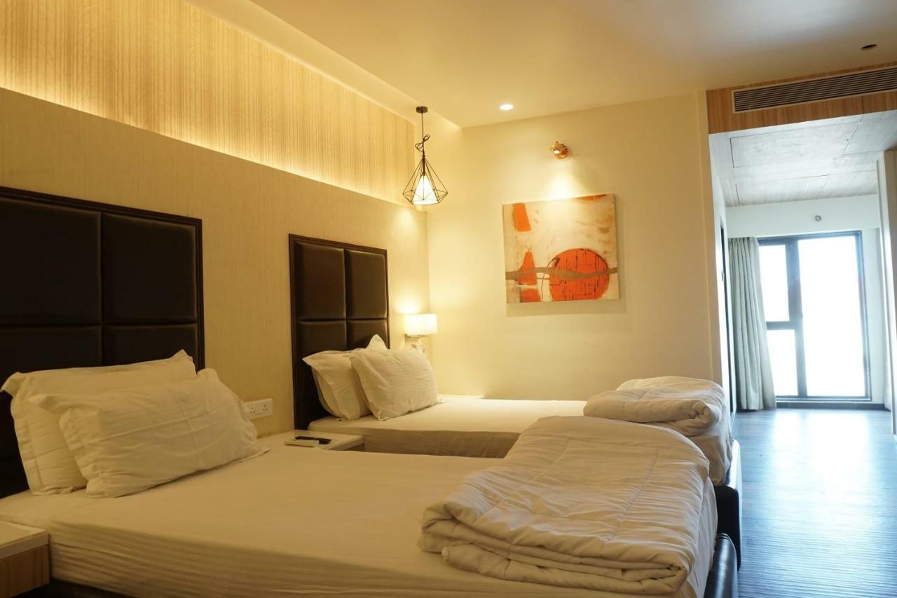 Palette Four Seasons Recreation Resort Jalgaon Exterior foto